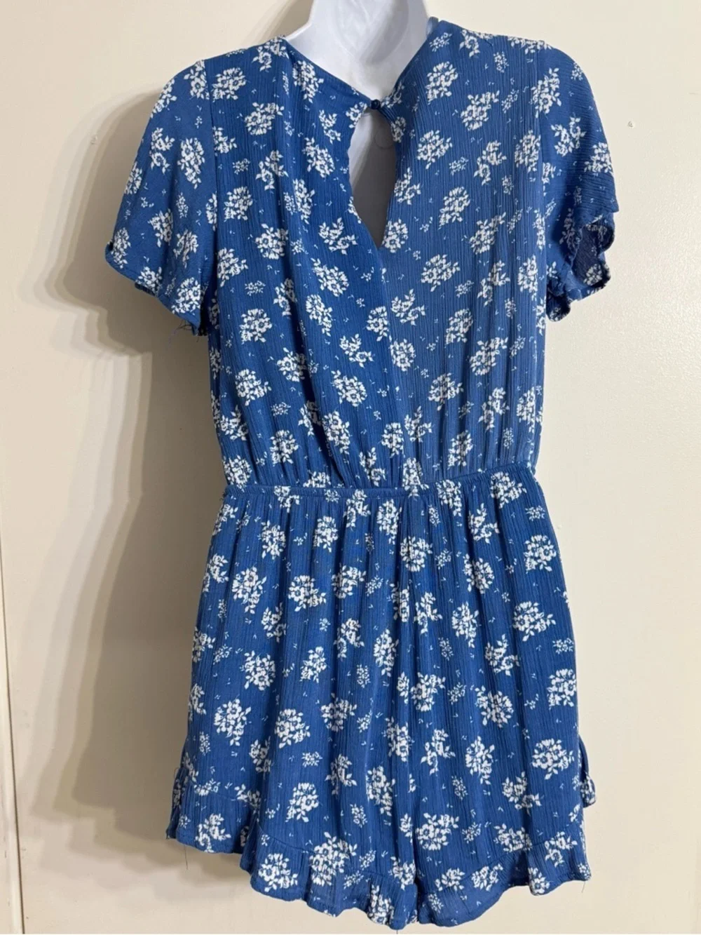 Blue Floral Wrap-Style Mini Shorts Jumpsuit with Self-Tie Waist size Med - Picture 3 of 8